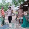 Sambangi warga binaan di pesisir Bhabinkamtibmas Polsek Soromandi ingatkan warga waspada Cuaca ekstrim
