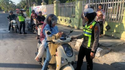 Tingkatkan Kedisiplinan Berlalulintas dan Kepatuhan Pajak, Tim Gabungan Gelar Operasi Penertiban di Depan Kantor Pertanian Sumbawa