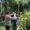 Dukung Program Asta Cita Presiden RI, Bhabinkamtibmas Desa Marga Karya Sambangi Warga Pemanfaat Pekarangan Pangan Bergizi