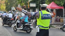 Sat Lantas Polres Dompu Gelar Strong Point Pagi, Kasat Lantas Imbau Pengguna Jalan Utamakan Keselamatan