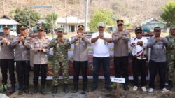 Wujudkan Kepedulian Lingkungan, Kapolres Sumbawa Barat Pimpin Aksi Green Policing di Pantai Balad