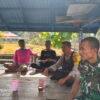 BHABINKAMTIBMAS DESA KAREKE AJAK WARGA MANFAATKAN PEKARANGAN UNTUK KETAHANAN PANGAN