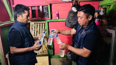 Polsek Wawo Amankan Puluhan Botol Miras, Antisipasi Pemicu Tindak Kriminalitas