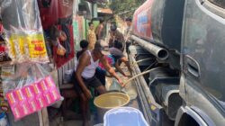 Peduli Kebutuhan Warga, Personel BKO Polda NTB dan Sat Samapta Polres Bima Kota Salurkan Air Bersih