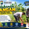 ANGGOTA POLSEK KEREK DAMPINGI PETANI OLAH LAHAN PERTANIAN UNTUK TANAMAN JAGUNG