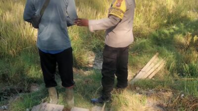 Dukung Ketahanan Pangan Nasional, Bhabinkamtibmas Desa Songkar Ajak Petani Kembangkan Tanaman Hortikultura