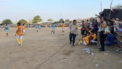 Ajang Pembinaan Pemuda, Kapolsek Labuhan Badas Hadiri Penutupan Turnamen Mini Soccer Forkom Redas 2026