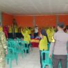 Dukung Lingkungan Sehat, Bhabinkamtibmas Hadiri Penilaian Lomba KSB Sadar STBM di Desa Lamusung