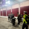 CEGAH GANGGUAN KAMTIBMAS PADA MALAM HARI, PAMAPTA III POLRES DOMPU INTENSIFKAN PATROLI MOBILE