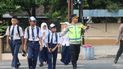 Dukung Program Quick Wins Kapolri, Kapolres Lombok Timur Pimpin Pengaturan Lalu Lintas 